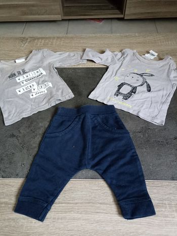 Un jogging et 2 tee shirt manche longue