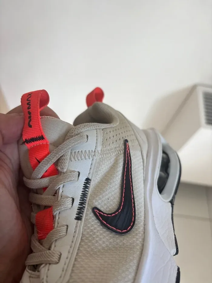 Nike enfant blanche et orange cadeau noel - photo numéro 3