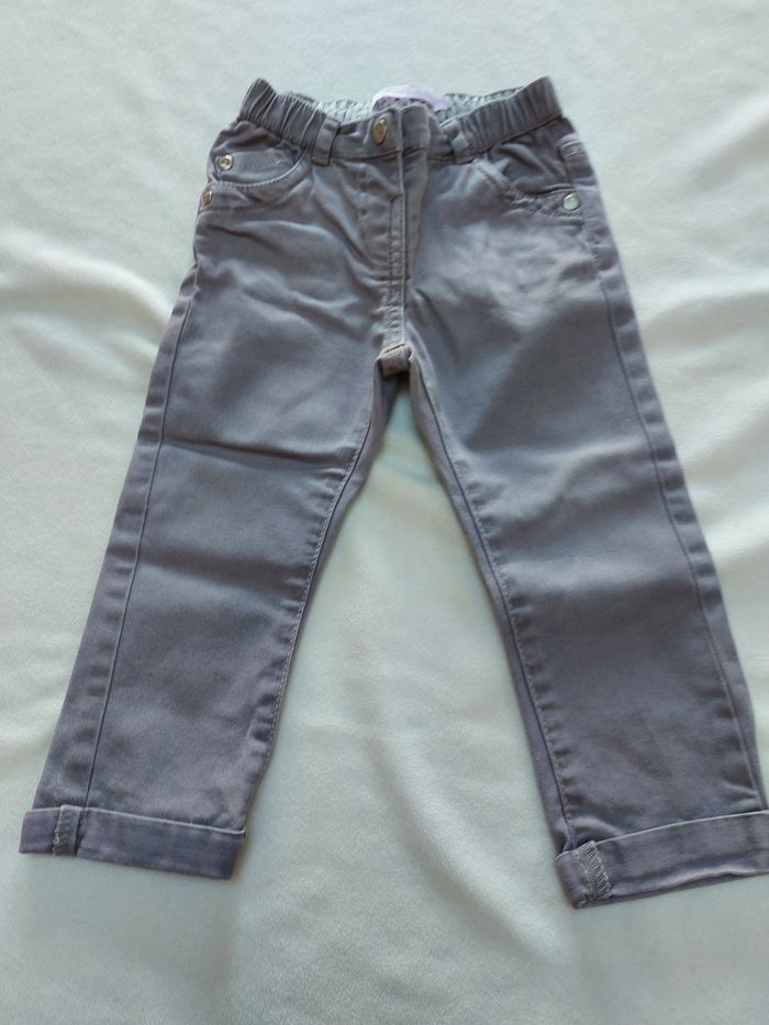 Jean taille 18 mois