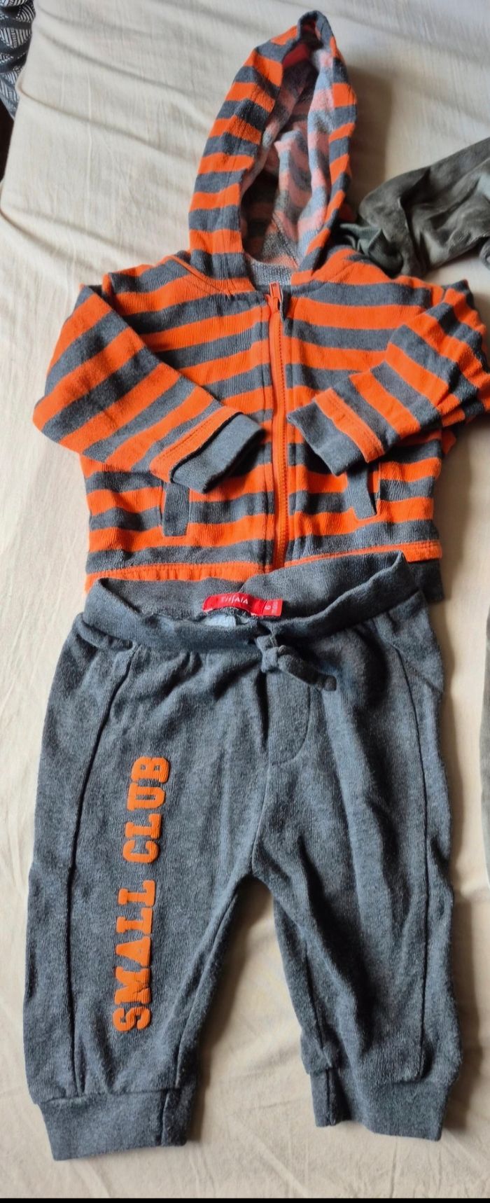 Lot de 40 vêtements 6mois garçon - photo numéro 10