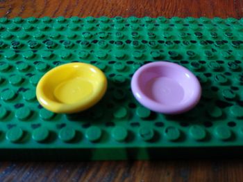 2 assiettes Lego