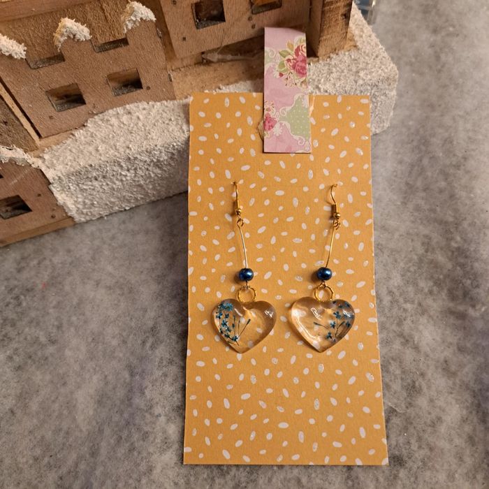 Boucles d'oreilles pendante en résine fleur séché véritable - photo numéro 6