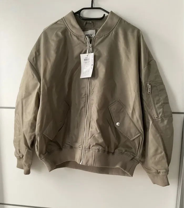 Bomber - photo numéro 2
