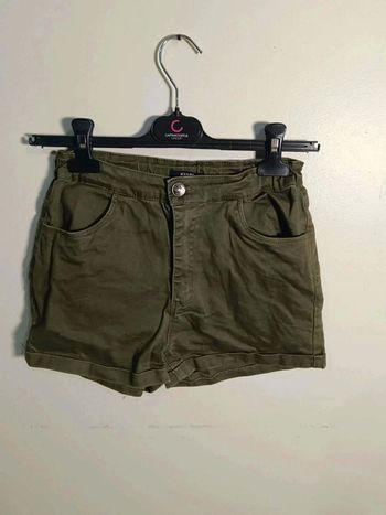 C10 short kaki kiabi 16 ans
