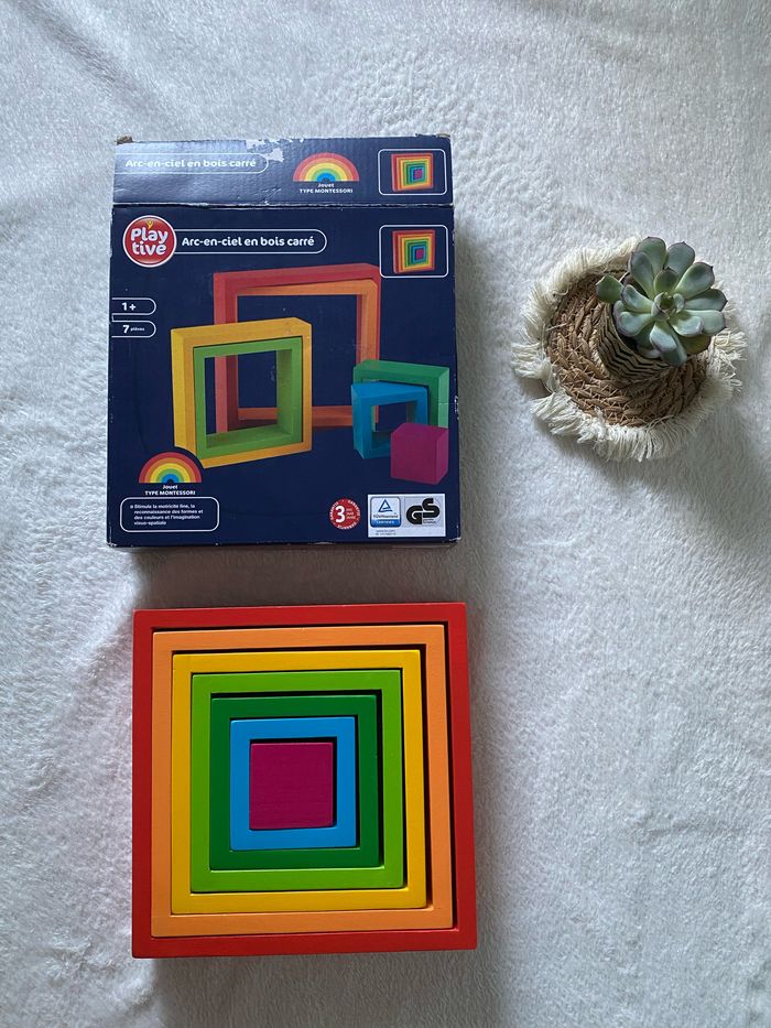 Arc en ciel en bois carré
