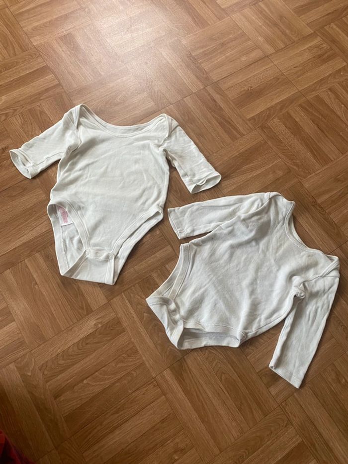 Lot de 2 body à manches longues blanc taille 9/12 mois Primark
