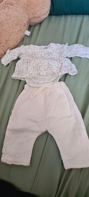 Robe bodie et pantalon blanc d'été.
