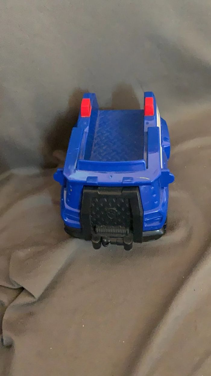 Mini Chase avec son véhicule - photo numéro 5