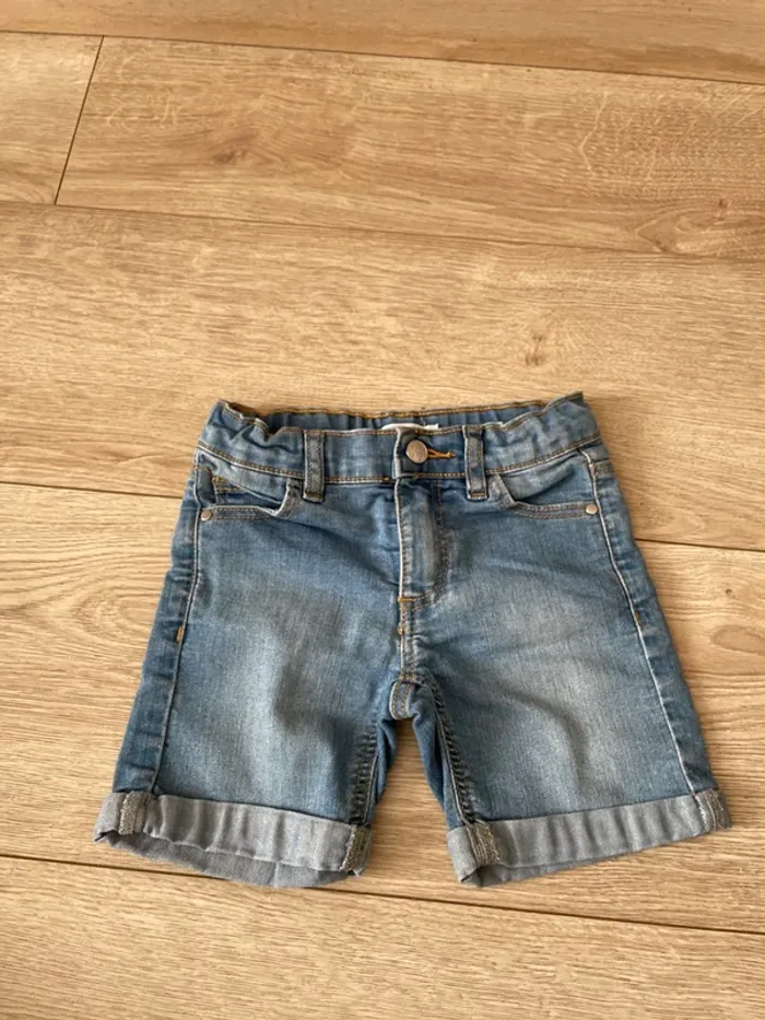 Short jeans