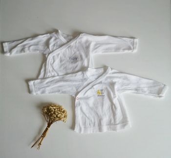 Lot de 2 brassières en coton taille 1 mois