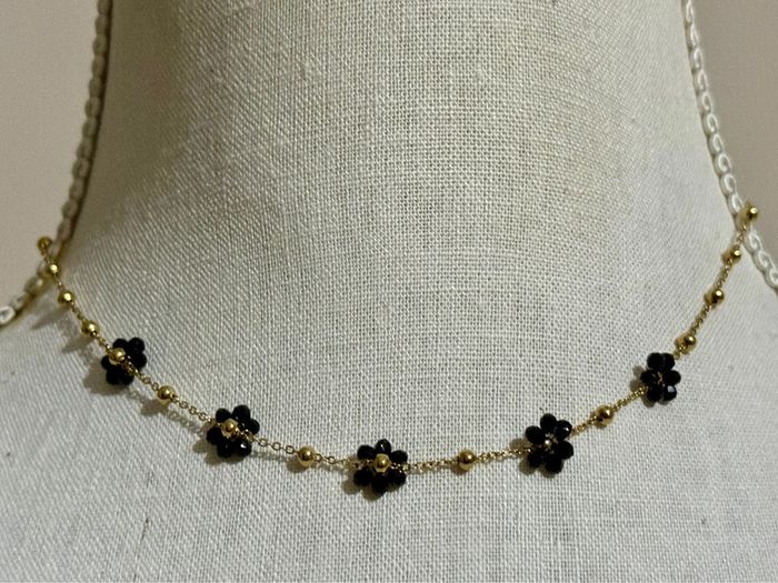 Collier chaîne réglable petites boules acier inoxydable or fleurs marguerites perles noires - photo numéro 4