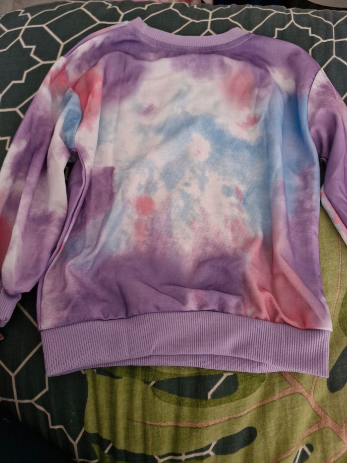 Pull fille huntrix 100 cm - environ 4 ans -neuf - photo numéro 2