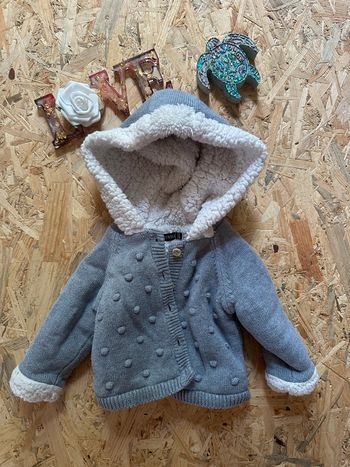 Magnifique gilet en laine gris