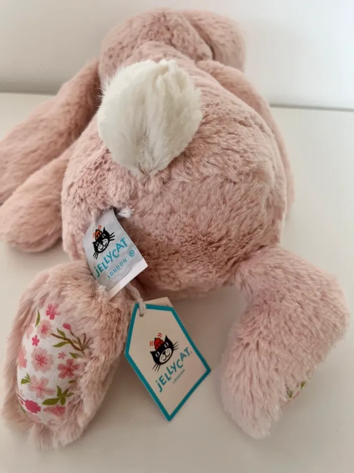 Medium blossom blush cherry bunny Jellycat - photo numéro 3