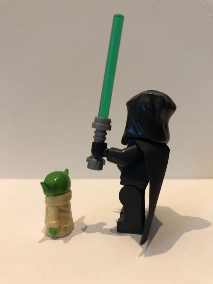 Figurine type lego Jedi Luke Skywalker et Grogu. Star Wars - photo numéro 2