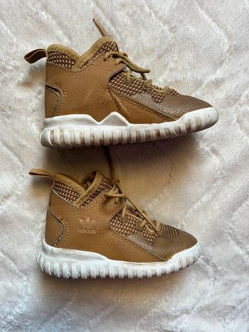 Paire de Adidas Taille 22