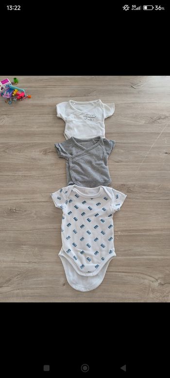 Bodies taille 1 mois