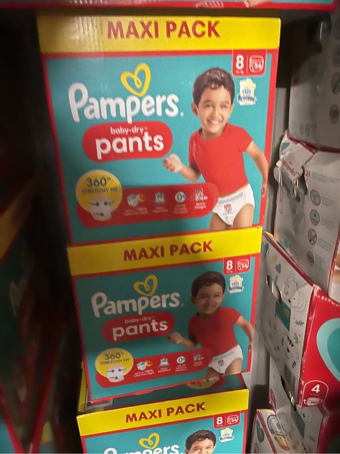 Couches Pampers taille 8 pants