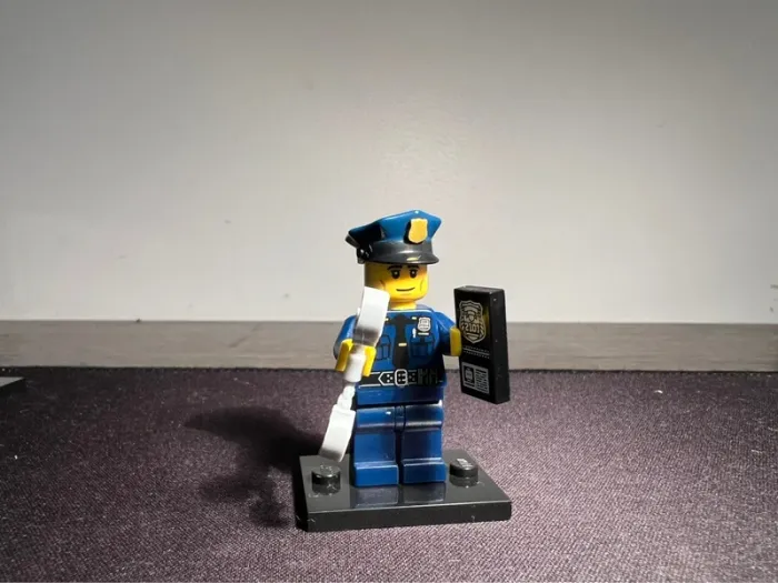 Lego figurine minifigure série 9 l’homme police