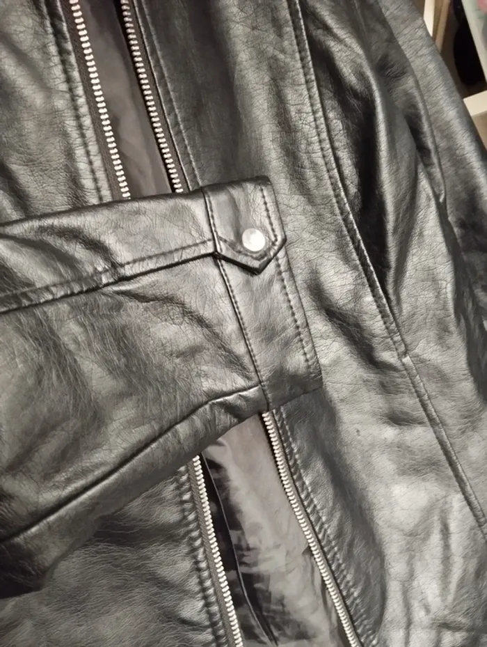 Veste en cuire noir - photo numéro 2
