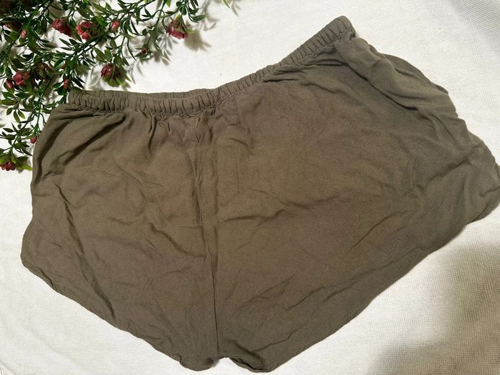 Short kaki – H&M – Taille 36 💚 - photo numéro 8