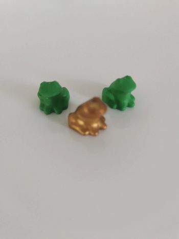 Playmobil lot animaux grenouille verte et or
