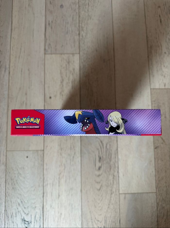 Pokémon Coffret Carchacrok ex de Cynthia Scellé - photo numéro 3