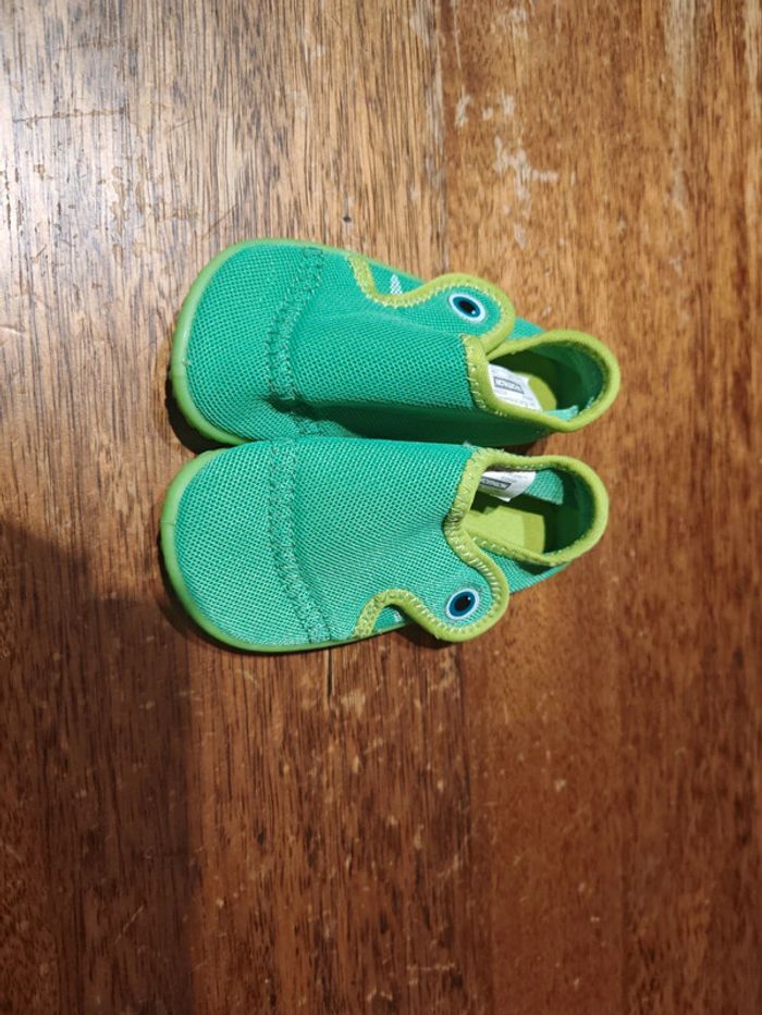 Chaussures aquatiques Decathlon taille 22/23