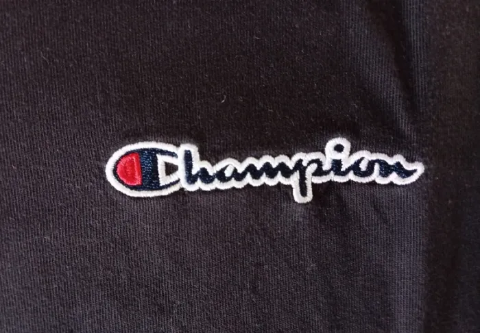 T-Shirt Champion - Noir - Très bon état - photo numéro 5