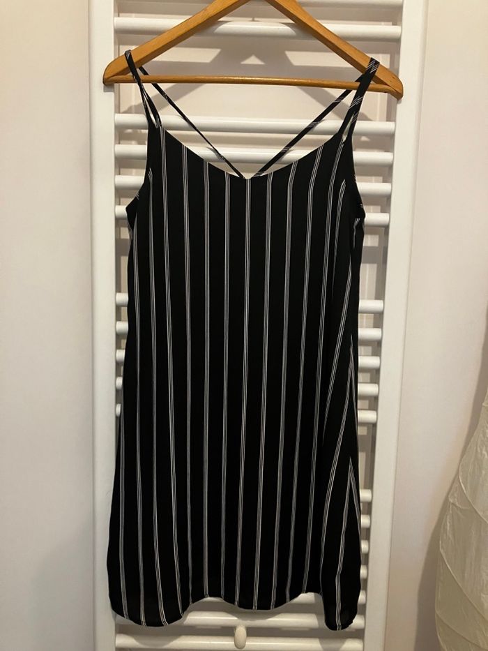 Robe noir à rayure