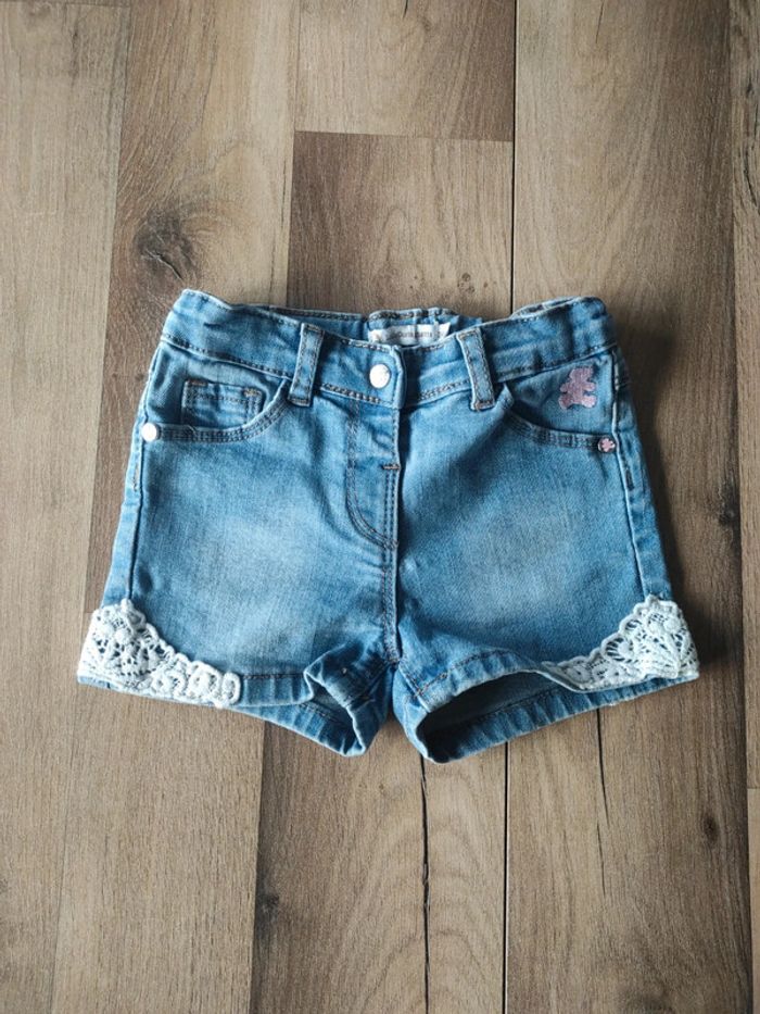 Short Lulu castagnette étiqueté 24 mois taille Gnd