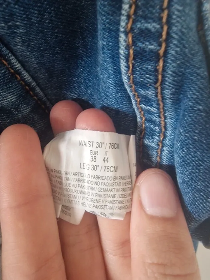 Jeans à trous - photo numéro 3
