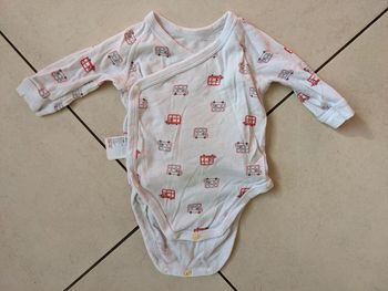 Body Uniqlo garçon 3-6 mois