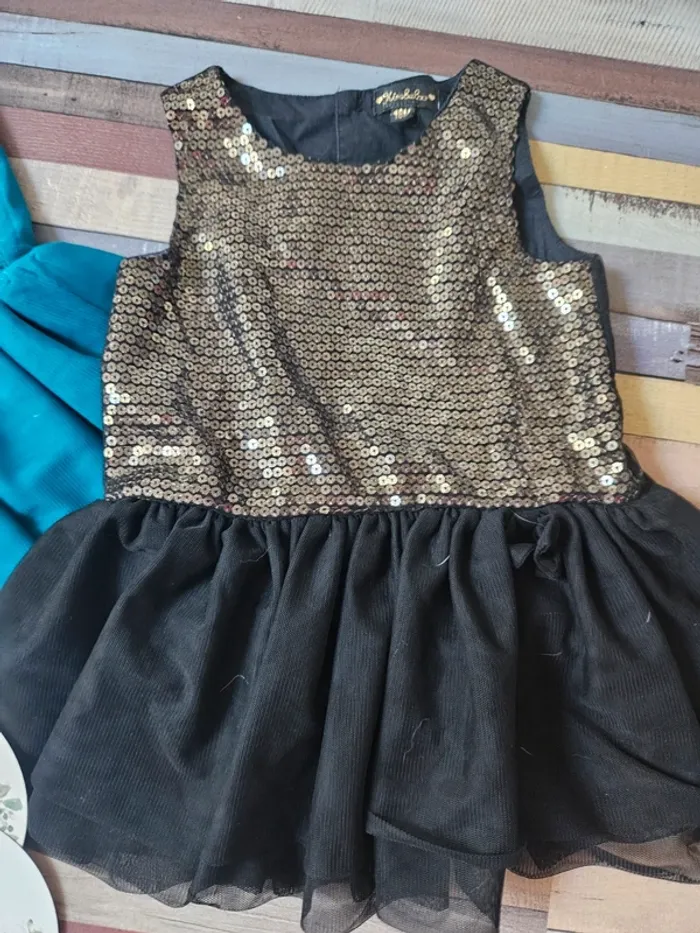Lot 2 robes paillettes 18 mois - photo numéro 2