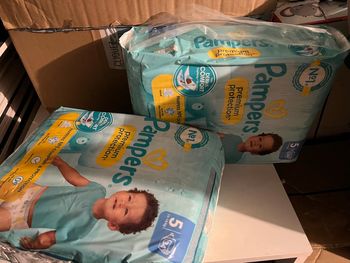 2 Pampers t5 neufs