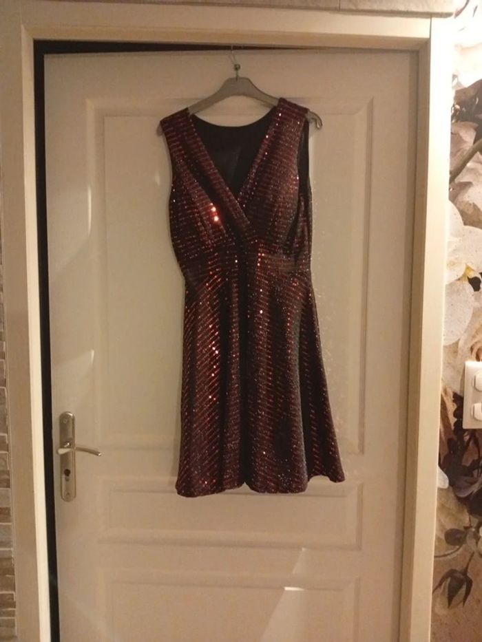 Robe de réveillon noir et rouge - photo numéro 2