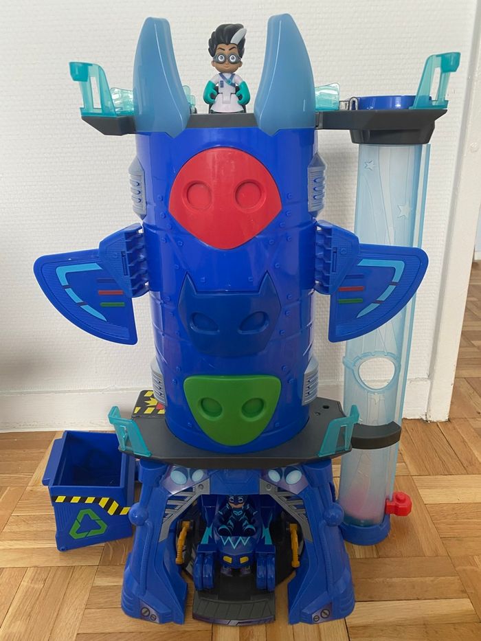 Quartier général + voiture de course flashcar Pyjamasques - photo numéro 2