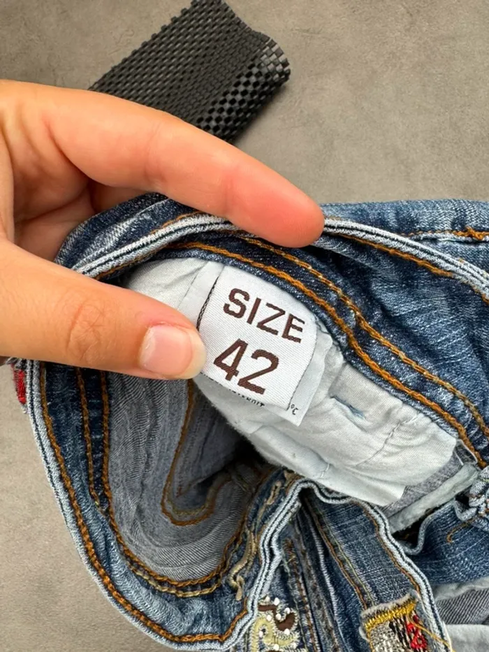 Pantacourt denim en jeans Vintage à motifs brodé Y2k 00’s Taille 42 - photo numéro 9
