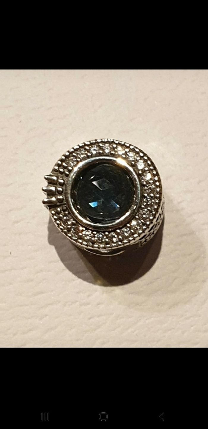 Charm Pandora Signature "O" couronné bleu scintillant - photo numéro 6