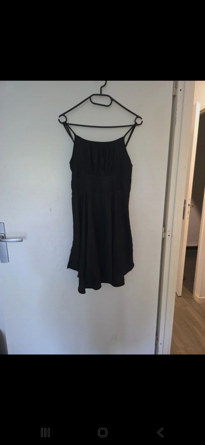 Robe noire courte
