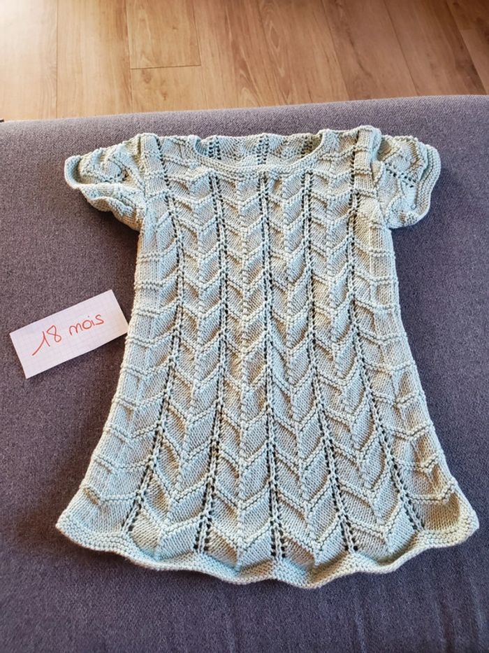 Robe tricotée à la main