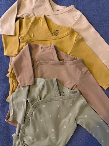 6 mois 4 bodies 68cm