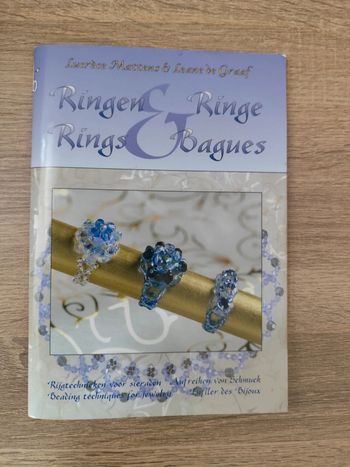 Livre tutos bijoux en perles