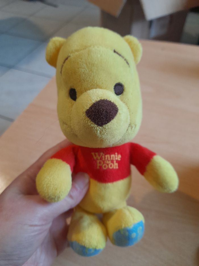 Peluches winnie l'ourson - photo numéro 2