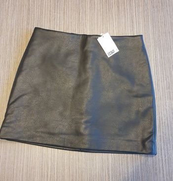 Magnifique Mini-Jupe en simili H&M 🖤