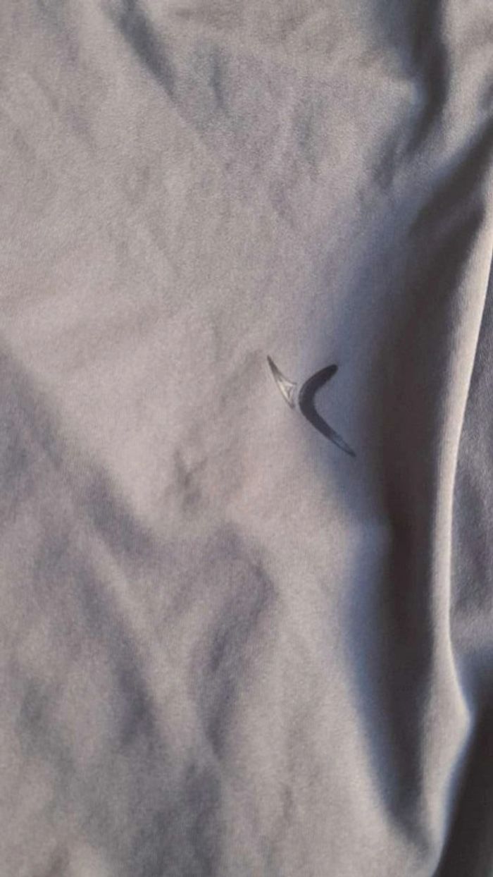 T shirt sport gris - photo numéro 4