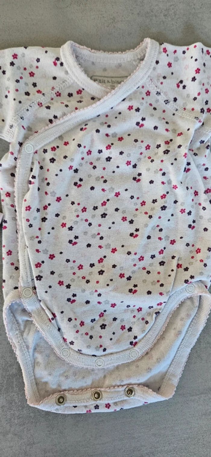 Lot bodys fille - photo numéro 2