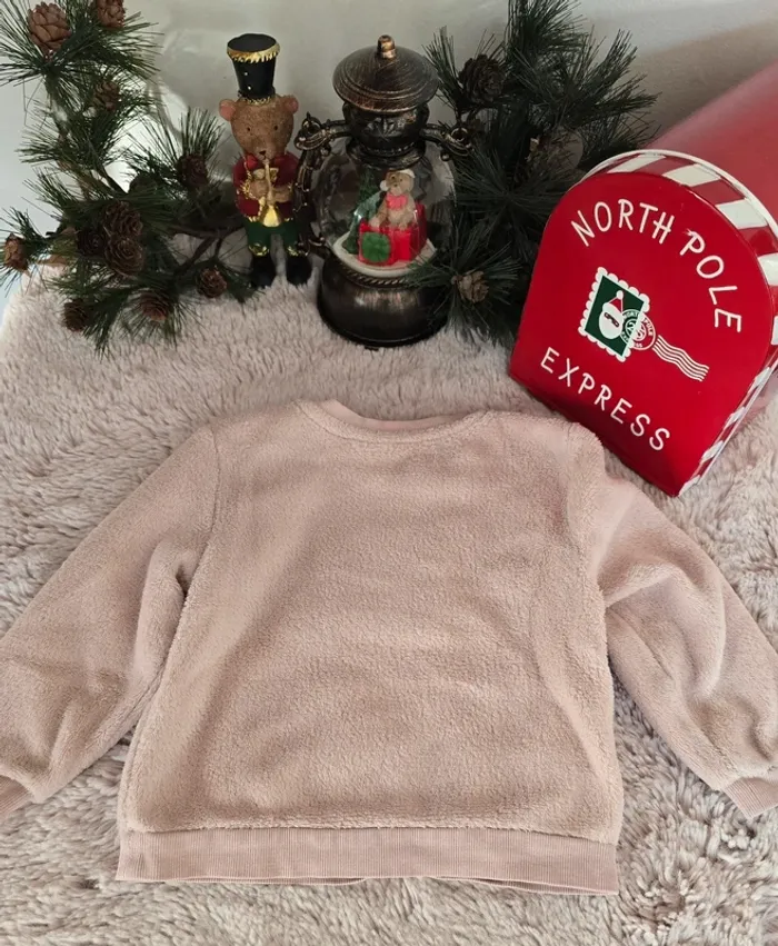 Joli pull Disney Marie, tout doux bébé fille – taille 18 mois - photo numéro 2