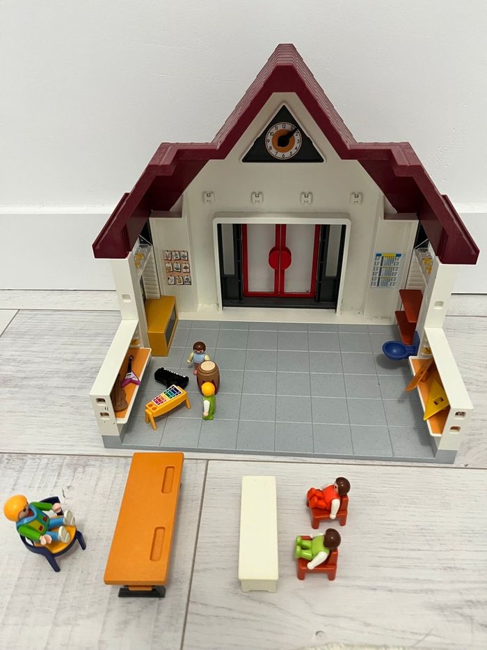 École playmobil - photo numéro 2