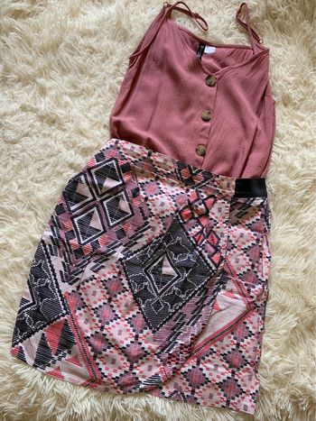 Femme 👩  Jupe rose/gris a motifs - camaieu taille 38